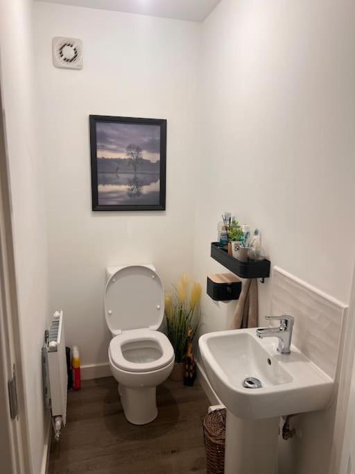 ウェルズTrusted 3 Story Townhouseアパートメント エクステリア 写真